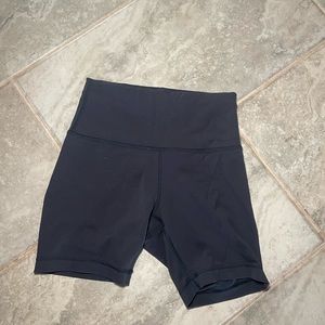 Lululemon Wunder train 6” biker short